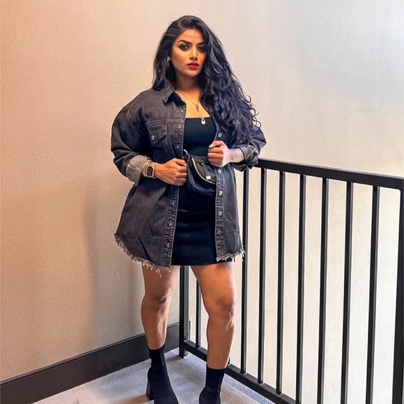 black distressed denim oversized boyfriend destroyed jacket - Picture 4 of 7